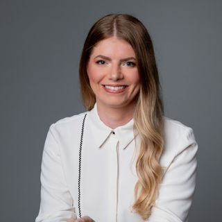 Dra. Julia Peruchi Madalena