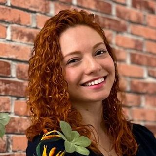 Dra. Mariane Araújo Azevedo