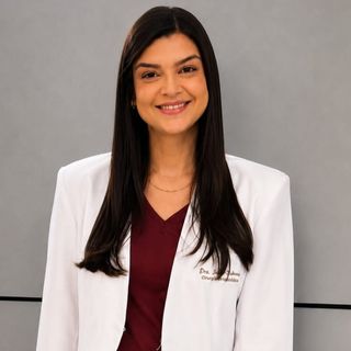Luísa  Campos Pereira, Gastroenterologista Brasília