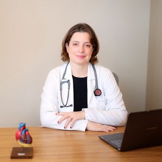 Karen Priscilla Bruzzamolino Teixeira, Cardiologista São Caetano do Sul