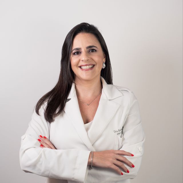 Rafaela Lucchesi Montenegro Silva, Ginecologista Curitiba