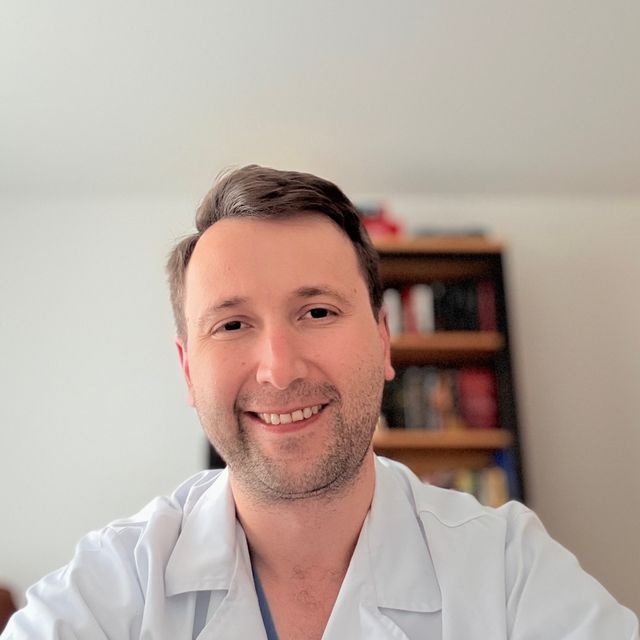 Carlos Andrés Gamboa Oñate, Neurocirujano Bogotá