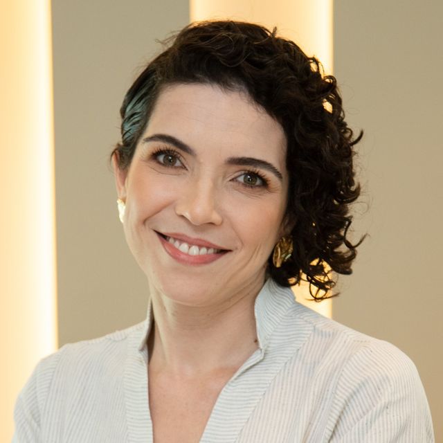 Vania Caroline de Macedo e  Silva, Ginecologista Divinópolis