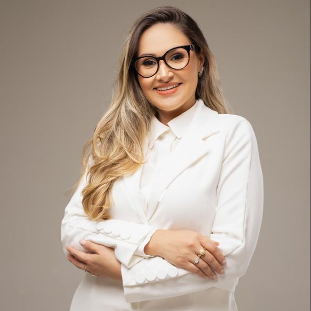 Thais  Rezende, Anestesiologista Teixeira de Freitas