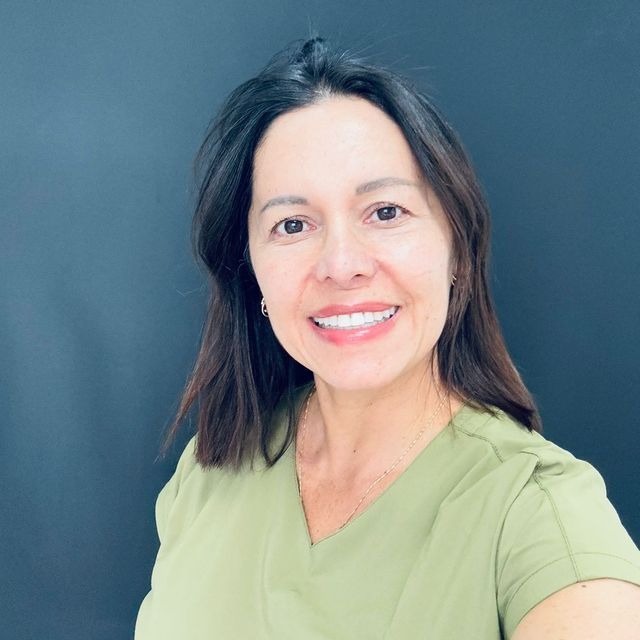 María Eugenia Santamaria, Odontólogo Bogotá