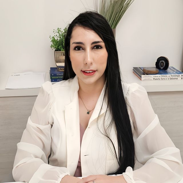 Aline Arruda Soares, Geriatra Uberlândia