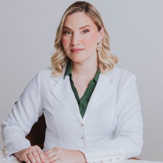Ampliar imagem: Brizza Valeria Foianini Biassi, Pediatra Santos