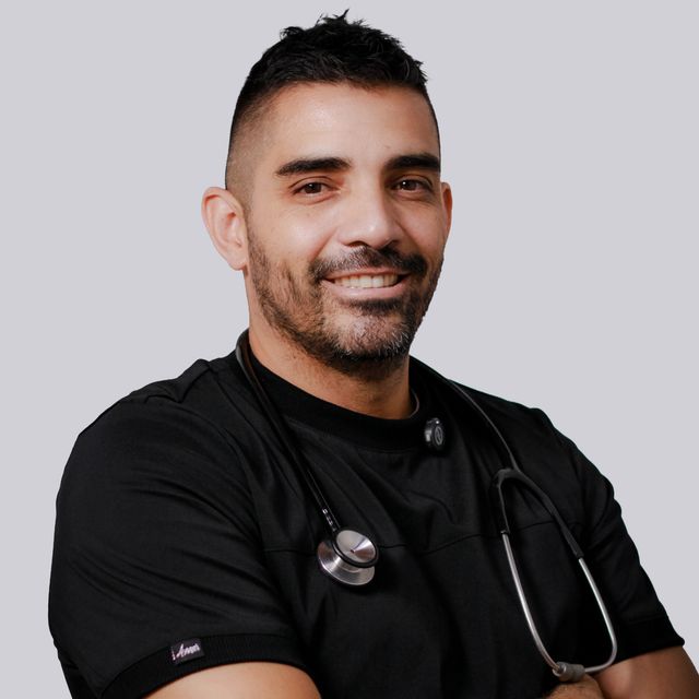 Juan Camilo Chica Ceballos, Especialista en Medicina Deportiva Medellín