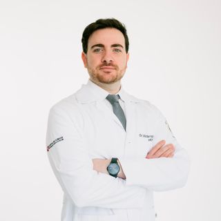 Ampliar imagem: Victor Hugo Granella, Cirurgião do aparelho digestivo Curitiba