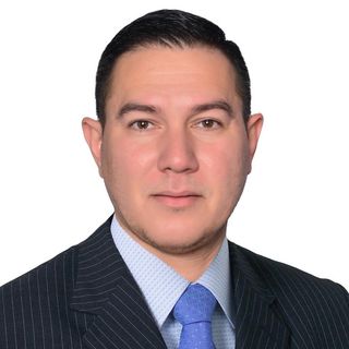 Dr. Edwin Salinas Velasco