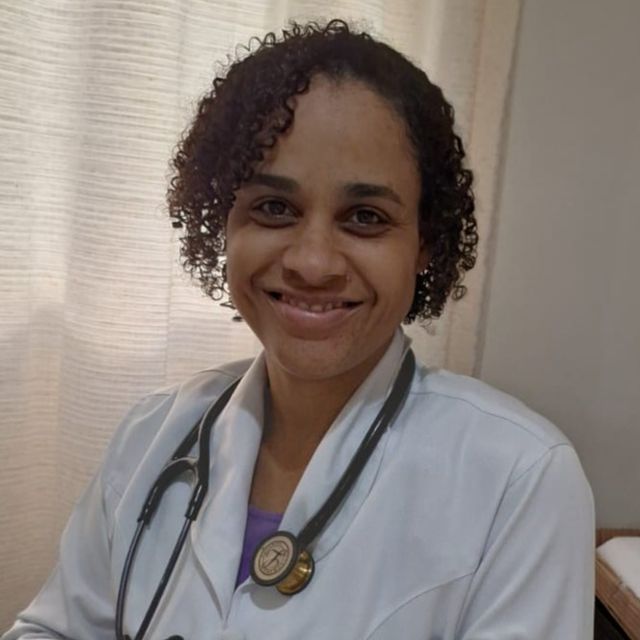 Aline De Almeida Moreira Buss, Nefrologista pediátrico Itaguaçú