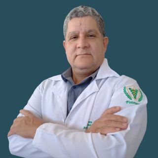 Dr. Carlos  Souza