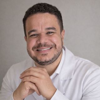 Dr. Alexandre Maranhão Menezes Neto