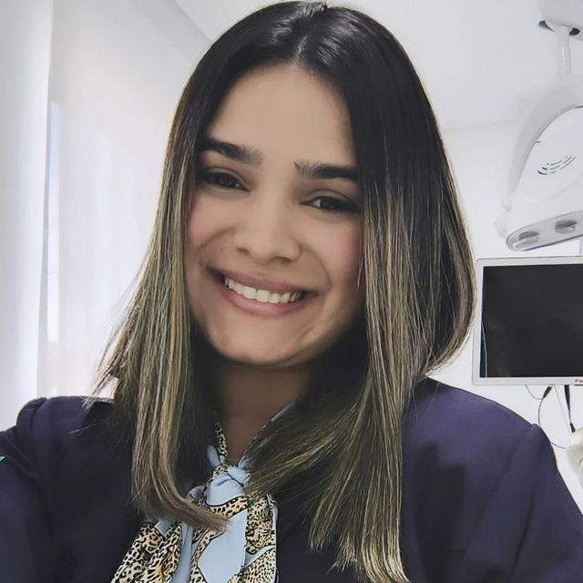 Ana Caroline Xavier, Dentista São Paulo