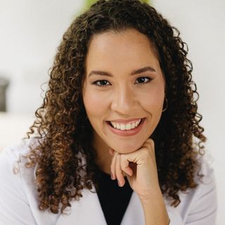 Caroline de Souza Barros, Psiquiatra Salvador