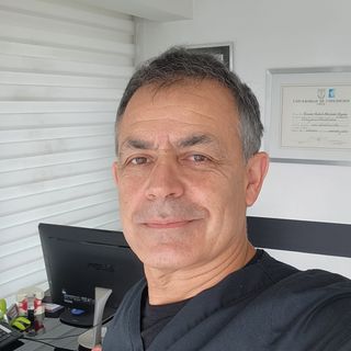 Acercar imagen: Ricardo Gallardo, Dentista Concepción