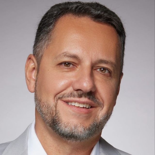 Acimar Goncalves da Cunha Junior, Cirurgião pediátrico Brasília