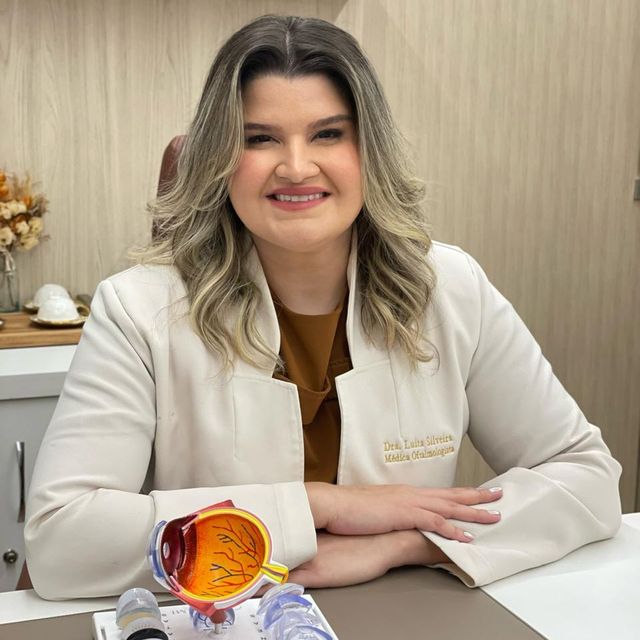 Luita Almeida da Silveira, Oftalmologista Fortaleza