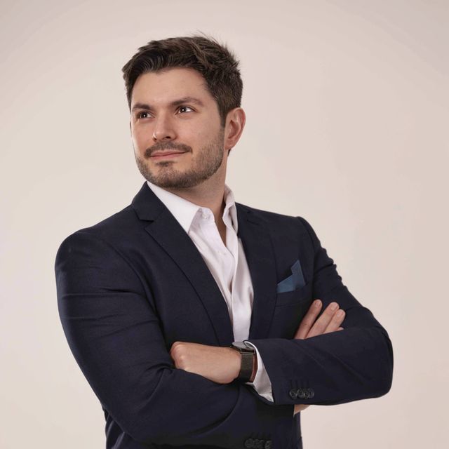 Tasso Alacón, Ortopedista - Traumatologista Natal