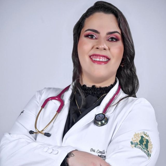 Camilla Leite Fernandes de Andrade, Médico clínico geral Porto Seguro