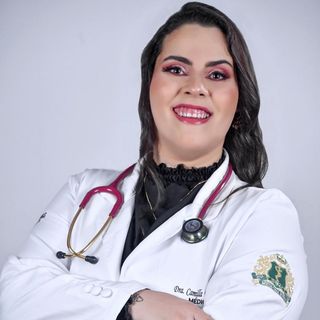 Ampliar imagem: Camilla Leite Fernandes de Andrade, Médico clínico geral Porto Seguro