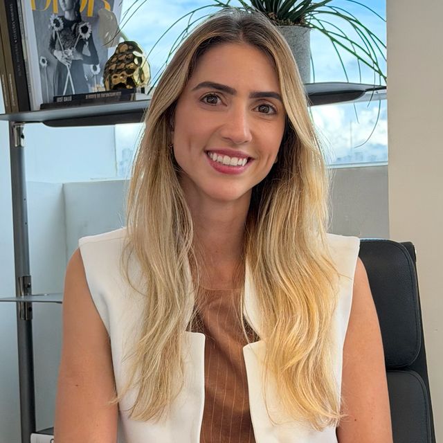 Luiza  Sapucaia, Dermatologista Belo Horizonte
