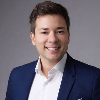 Dr. Flávio Carvalho