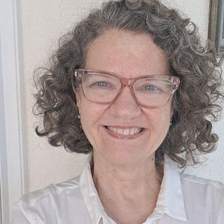 juliana maria rezende, Dermatologista Londrina