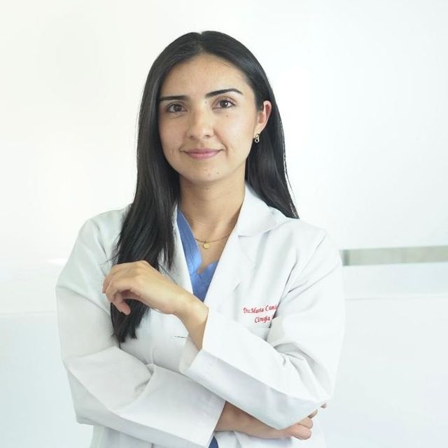 Maria Camila Arteaga Arteaga, Cirujano maxilofacial Bogotá