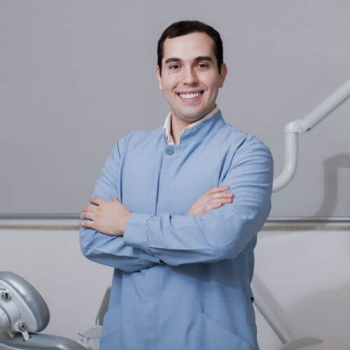 Rodrigo M. Fernandes, Dentista Brasília