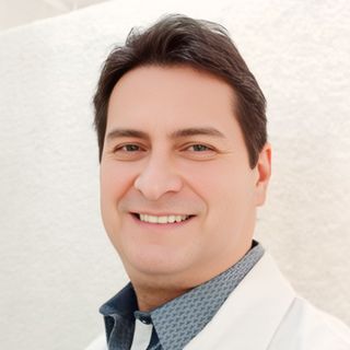 Dr. James Revelo Rojas