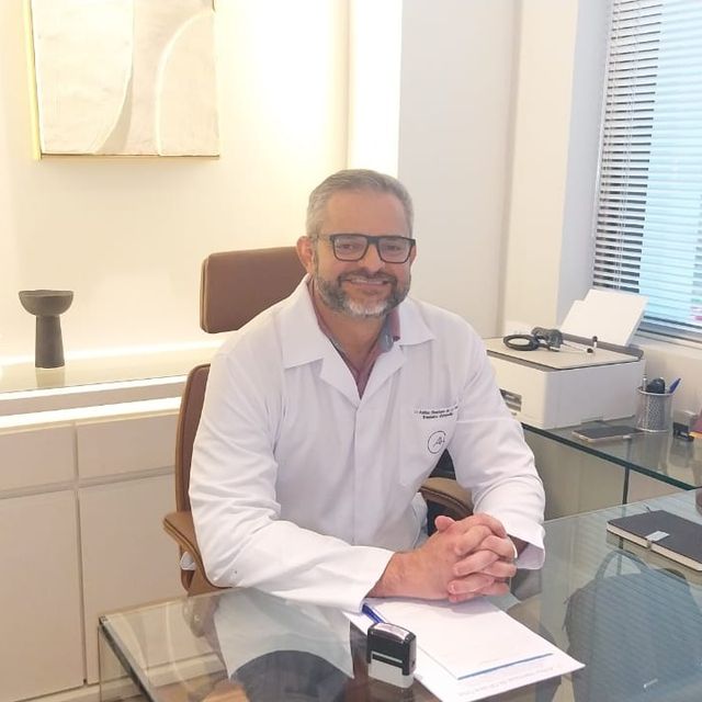Arthur Henrique de Oliveira Cruz, Ortopedista - Traumatologista Rio de Janeiro