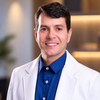 Dr. Leonardo Medeiros De Carvalho Vaz