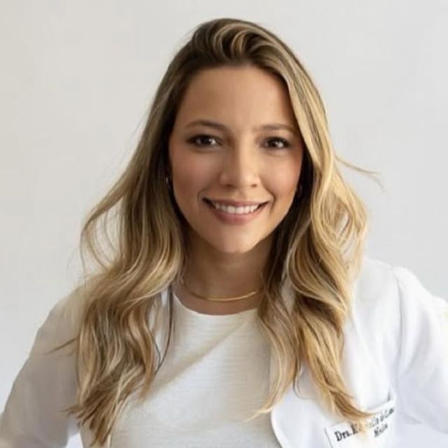 Marcella  Rebello, Médico clínico geral Teresópolis