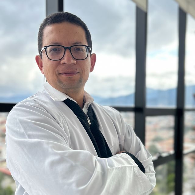 William Montt, Ortopedista y Traumatólogo Bogotá