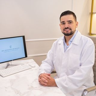Ampliar imagem: Leonardo de Moura, Cirurgião do aparelho digestivo Porto Alegre