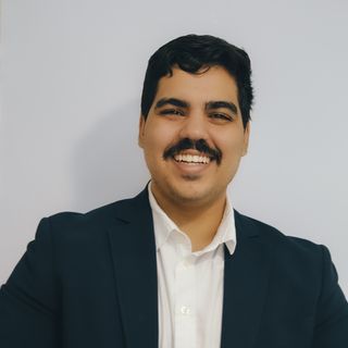 Dr. Eduardo Trindade