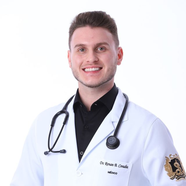 Renan  Brezinski Coradin, Médico clínico geral Umuarama