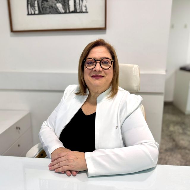 Raquel Kelner Silveira, Coloproctologista Recife