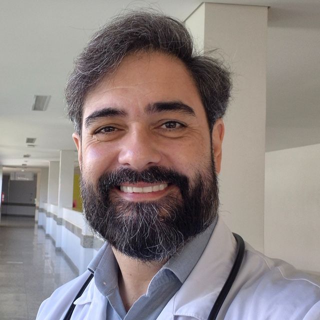 Bruno Oliveira Rocha, Especialista em Clínica Médica Goiânia