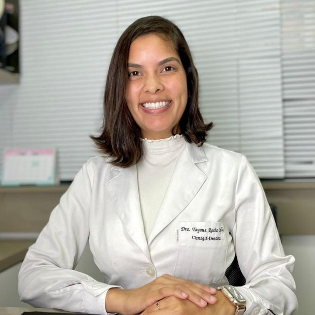 Tayane  da Rocha Costa Coelho, Dentista Salvador