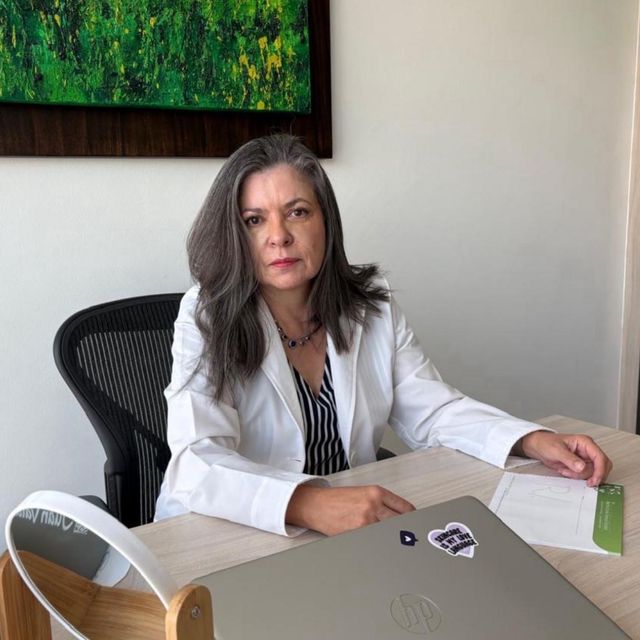 Martha Cecilia Bernal Escobar, Dermatólogo Manizales