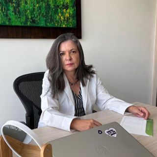 Acercar imagen: Martha Cecilia Bernal Escobar, Dermatólogo Manizales