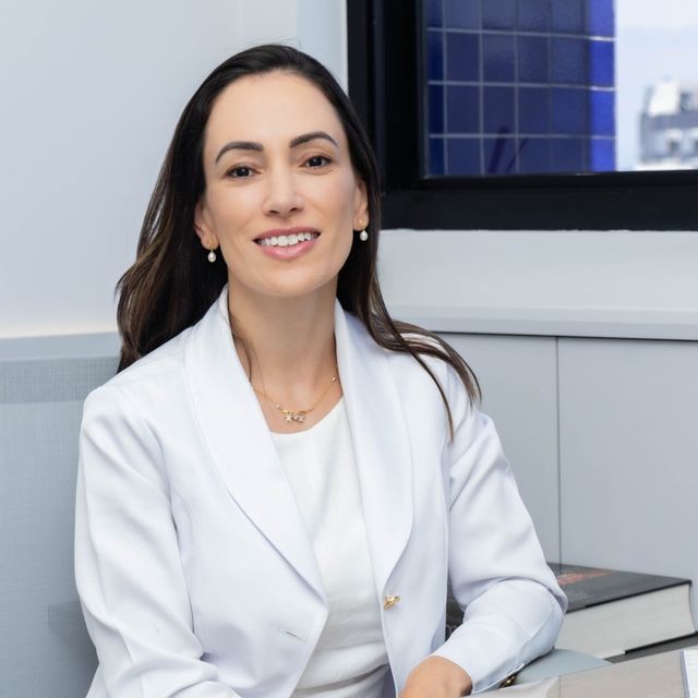 Vivian Maria Santos Correa da Silva, Dermatologista Rio de Janeiro