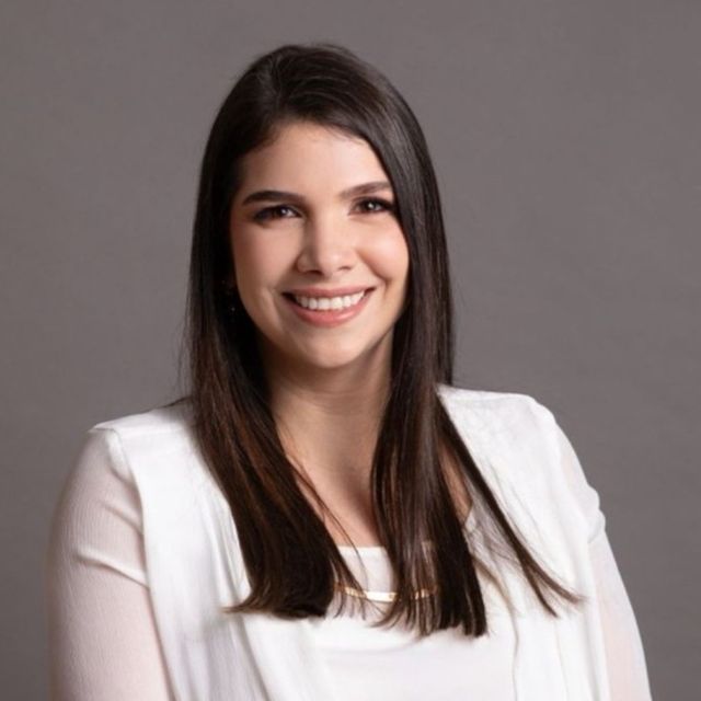 Luiza Alves de Almeida, Especialista em Clínica Médica Jundiaí