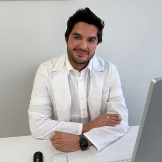 Acercar imagen: Pablo Alejandro  Solohaga , Dermatólogo Viña del Mar