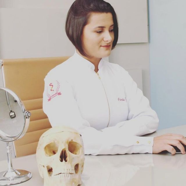 Pamella Cristina Gomes Fonseca, Dentista Divinópolis