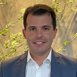 Ampliar imagem: Bruno Ferreira Guimaraes Figueiredo, Cirurgião plástico João Monlevade