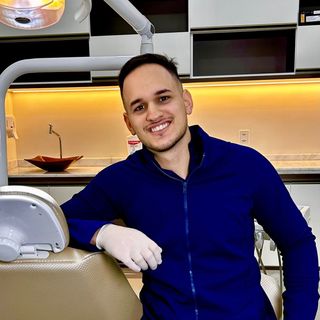 Ampliar imagem: Dr. Vinícius  Sales, Dentista Alta Floresta