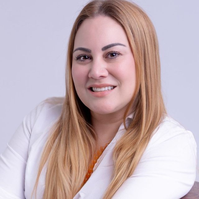 Maria Isabel da Rocha Loures Cunha, Ginecologista Curitiba